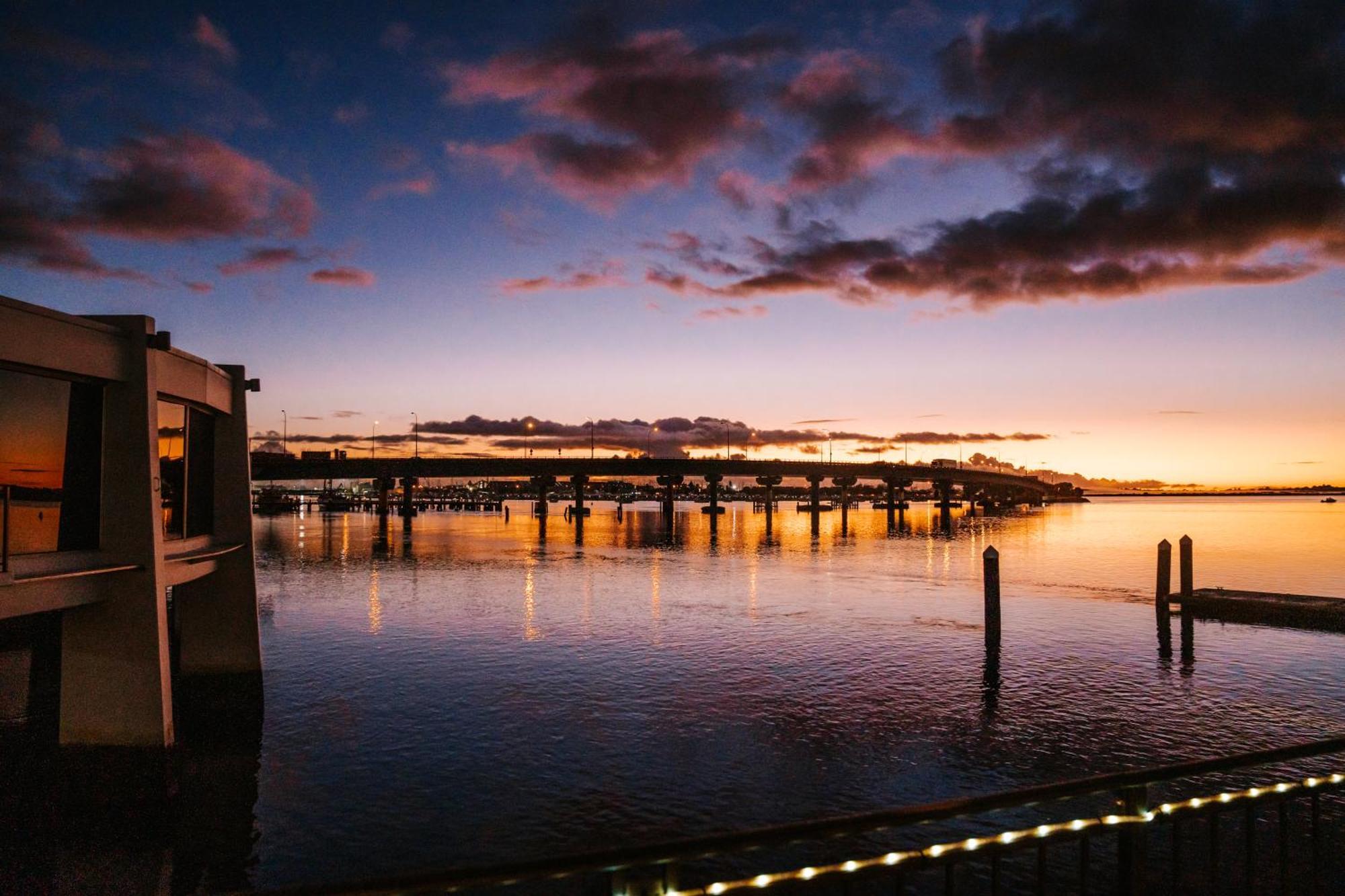 Hotel Trinity Wharf Tauranga Extérieur photo