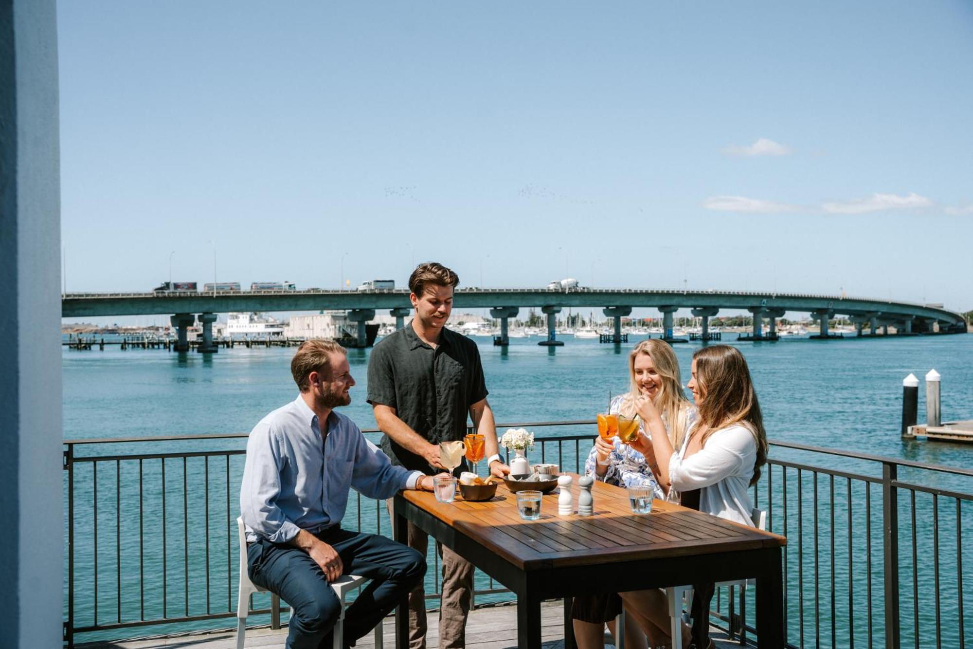 Hotel Trinity Wharf Tauranga Extérieur photo